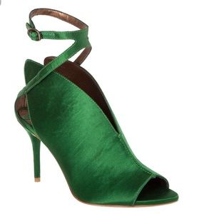 Wave green satin exclusive heels-Never worn in bag